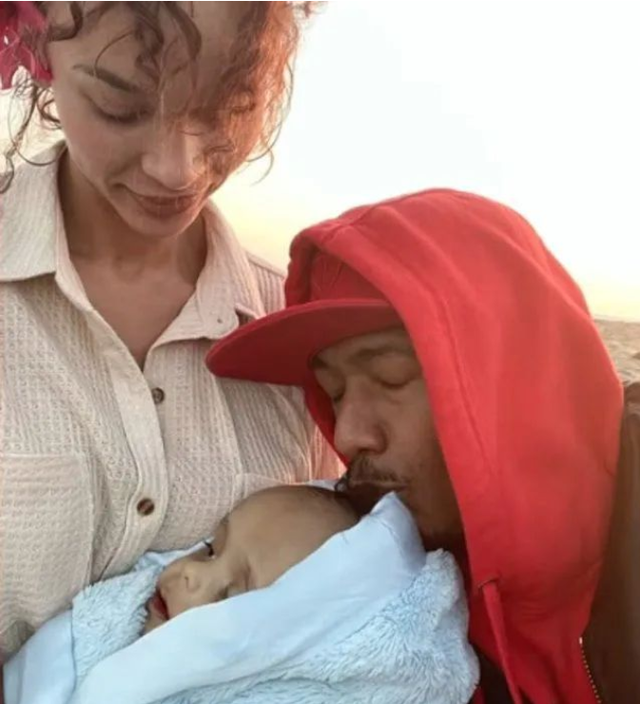 好莱坞明星公开反对一夫一妻制，在8年里同时交往多名女性