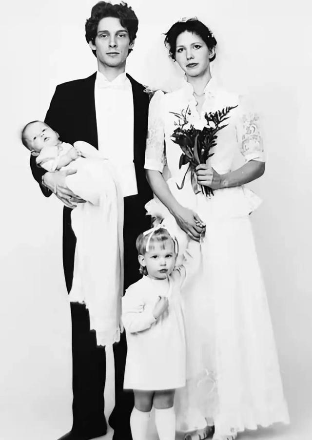 “世界第一美少年”，15岁被谣传死亡，美是原罪？今67岁白发飘飘