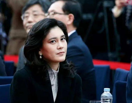 23年后才明白，“三星公主”李富真嫁给穷保安，这步棋有多高明