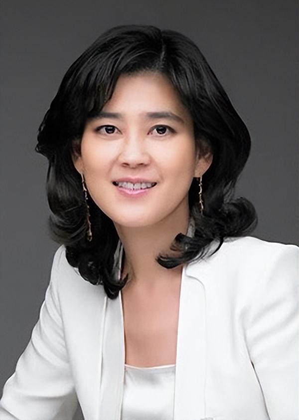 23年后才明白，“三星公主”李富真嫁给穷保安，这步棋有多高明