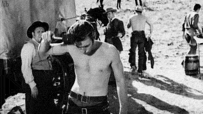 91岁的他还在坚持拍片，一生风流韵事无数，有5个私生子