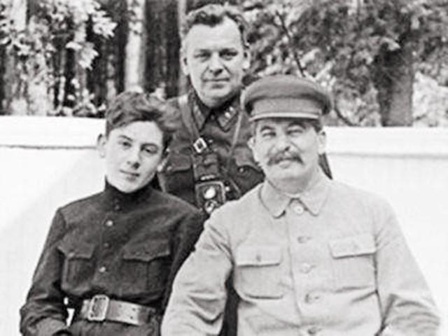 斯大林逝世留下多少财产？苏联清算完毕，都陷入沉默与愧疚中