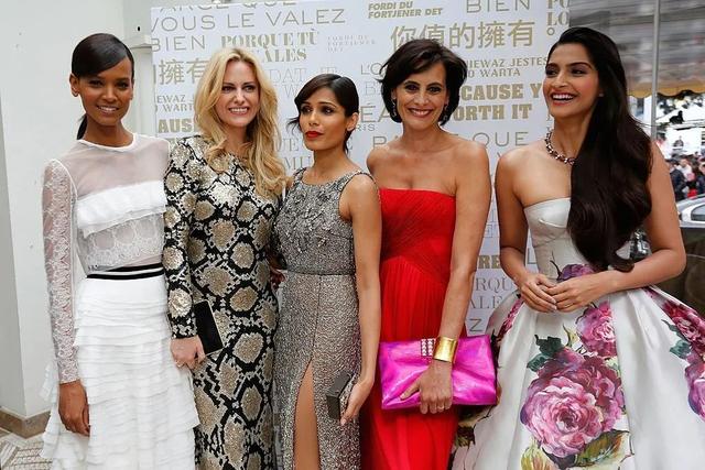 她天生无腿！21岁跑进残奥会，23岁惊艳时尚界：活着，就为了打脸