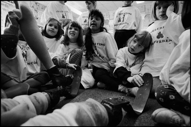 她天生无腿！21岁跑进残奥会，23岁惊艳时尚界：活着，就为了打脸