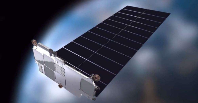 马斯克一口气烧了40个卫星，就因为太阳打了个喷嚏