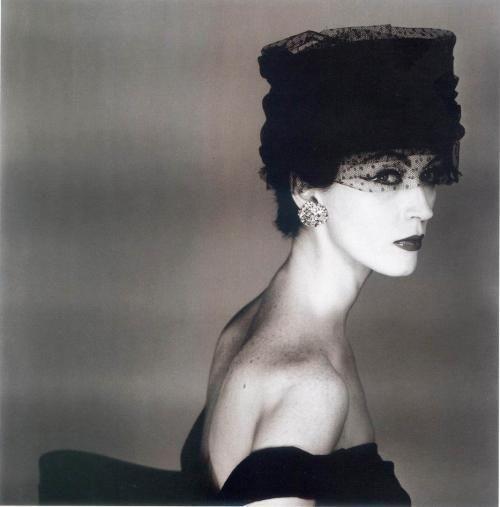 1张照片卖780万，她比赫本更有气质，却被家暴离婚，63岁孤独离世