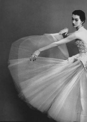 1张照片卖780万，她比赫本更有气质，却被家暴离婚，63岁孤独离世