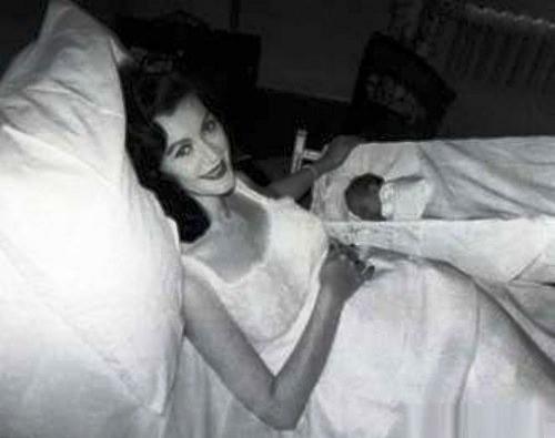 1张照片卖780万，她比赫本更有气质，却被家暴离婚，63岁孤独离世