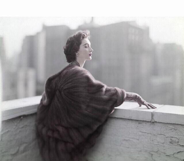 1张照片卖780万，她比赫本更有气质，却被家暴离婚，63岁孤独离世