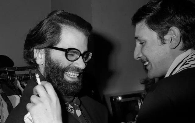 老佛爷情史：37岁爱上19岁“坏男孩”，和圣罗兰成情敌，孤独终老