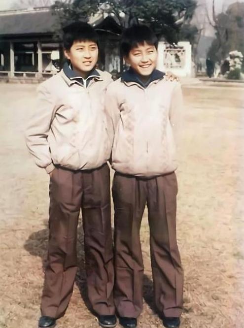 “中国第一代男模”胡兵，他的隐秘人生比你想象的更精彩