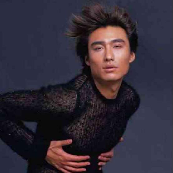 “中国第一代男模”胡兵，他的隐秘人生比你想象的更精彩