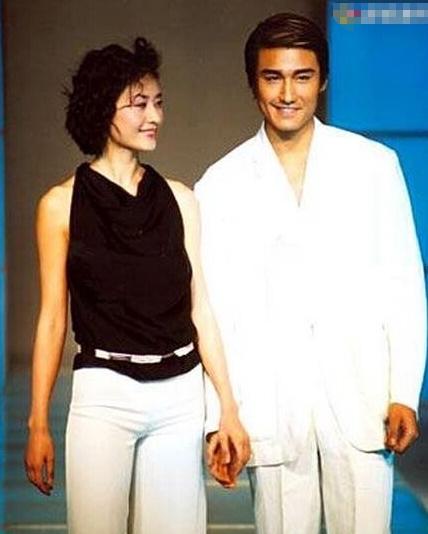 “中国第一代男模”胡兵，他的隐秘人生比你想象的更精彩