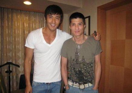 “中国第一代男模”胡兵，他的隐秘人生比你想象的更精彩