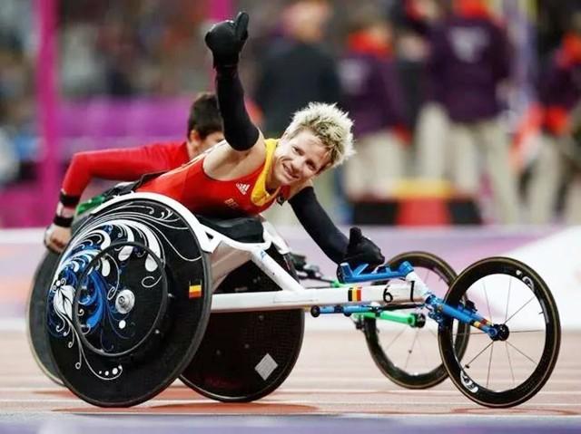 拿到世界冠军之后，她不愿忍受绝症的折磨，在40岁选择安乐死