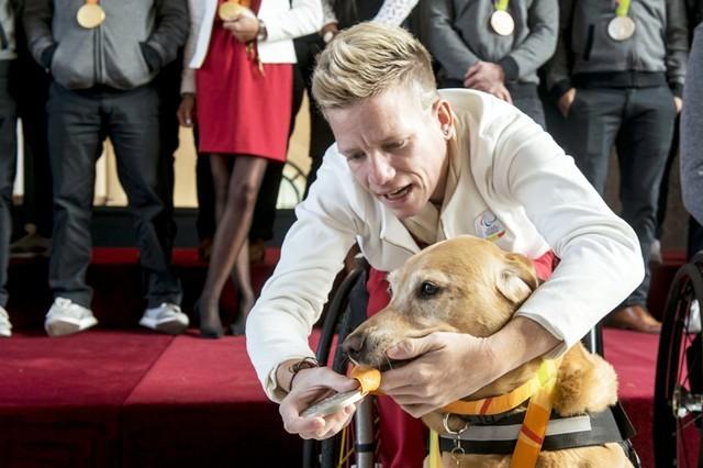 拿到世界冠军之后，她不愿忍受绝症的折磨，在40岁选择安乐死