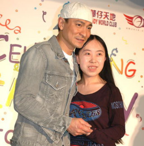 影响刘德华的4个女人：两个让他丢脸抑郁，两个让他身心快乐