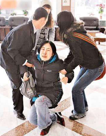 影响刘德华的4个女人：两个让他丢脸抑郁，两个让他身心快乐