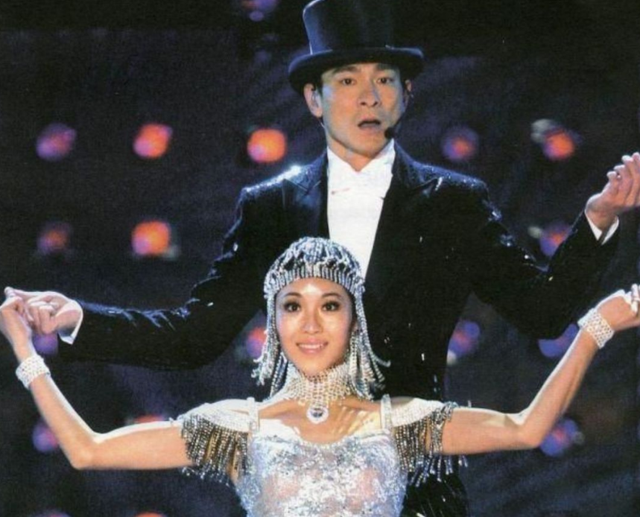 影响刘德华的4个女人：两个让他丢脸抑郁，两个让他身心快乐