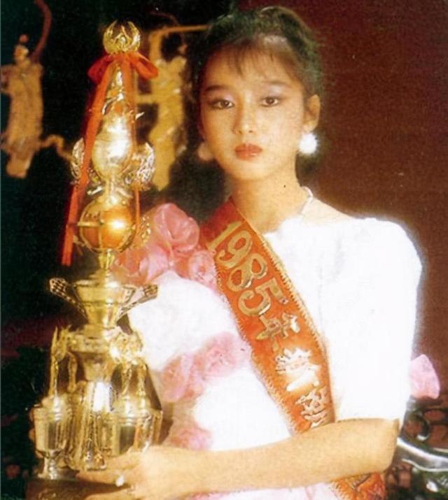 影响刘德华的4个女人：两个让他丢脸抑郁，两个让他身心快乐