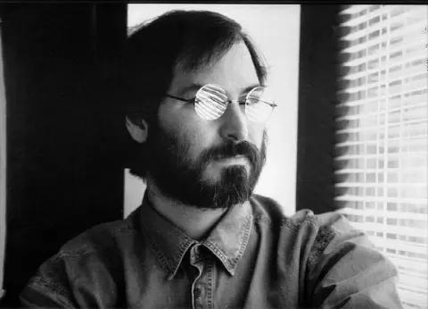 乔布斯私生女回忆父亲怒吼：你不会从我这得到任何东西