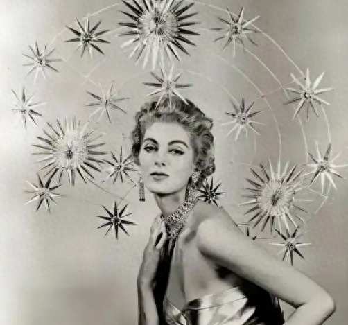 超模卡门：77岁被骗光积蓄，83岁仍有性生活，91岁双腿依旧迷人