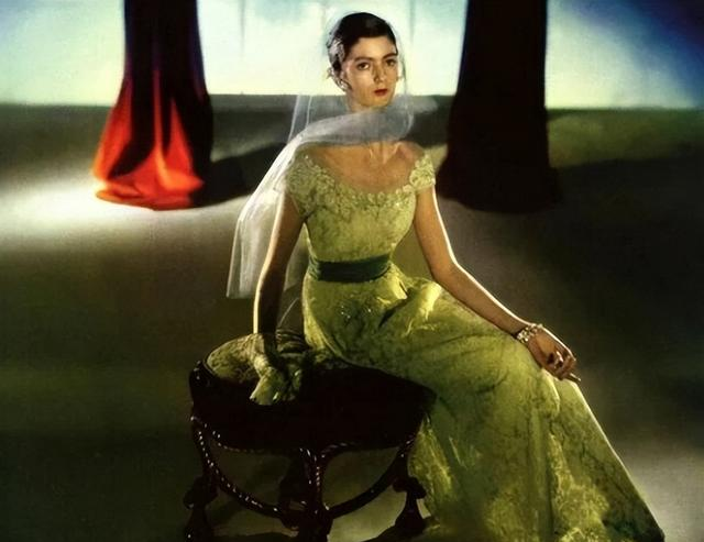 超模卡门：77岁被骗光积蓄，83岁仍有性生活，91岁双腿依旧迷人