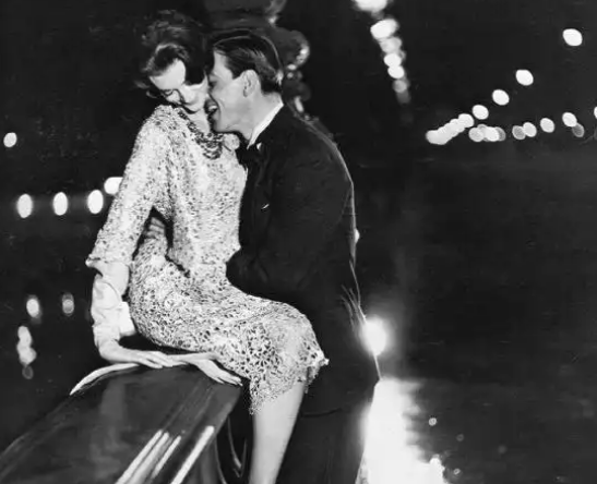 超模卡门：77岁被骗光积蓄，83岁仍有性生活，91岁双腿依旧迷人