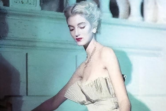 超模卡门：77岁被骗光积蓄，83岁仍有性生活，91岁双腿依旧迷人