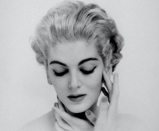 超模卡门：77岁被骗光积蓄，83岁仍有性生活，91岁双腿依旧迷人