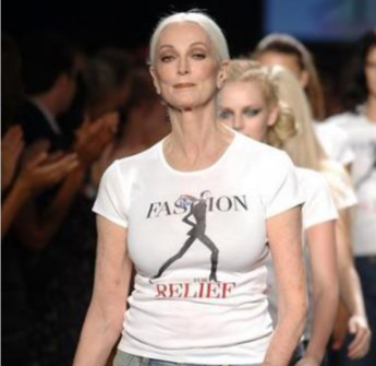 超模卡门：77岁被骗光积蓄，83岁仍有性生活，91岁双腿依旧迷人