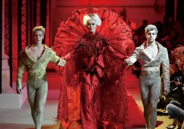 超模卡门：77岁被骗光积蓄，83岁仍有性生活，91岁双腿依旧迷人