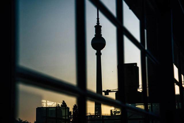 最震撼的人心爱情小说《荆棘鸟》：世上没有一种爱，能被轻易得到