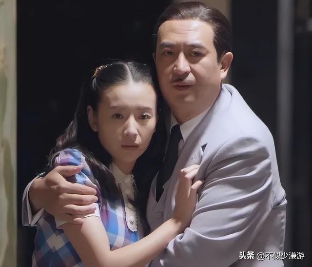 一身赘肉、满脸褶子，还要扎麻花辫双马尾强演少女，真是老不自知