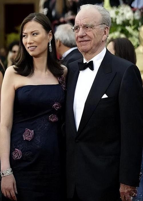 睡完首富睡总统！从厂妹到顶级名媛，靠男人捞到268亿，她凭啥？