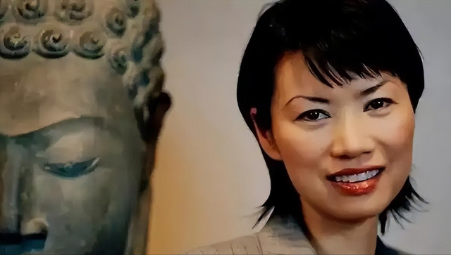 睡完首富睡总统！从厂妹到顶级名媛，靠男人捞到268亿，她凭啥？