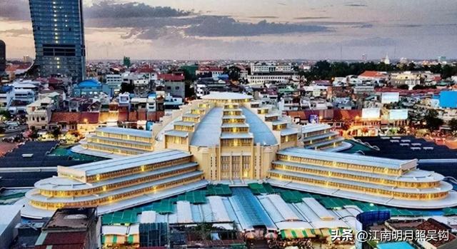 可怜倒霉的柬埔寨西哈努克国王，一生被不同的强国当傀儡使用