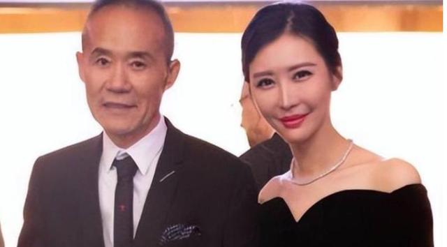 都说英雄难过美人关，74岁的王石，这辈子就栽在田朴珺身上