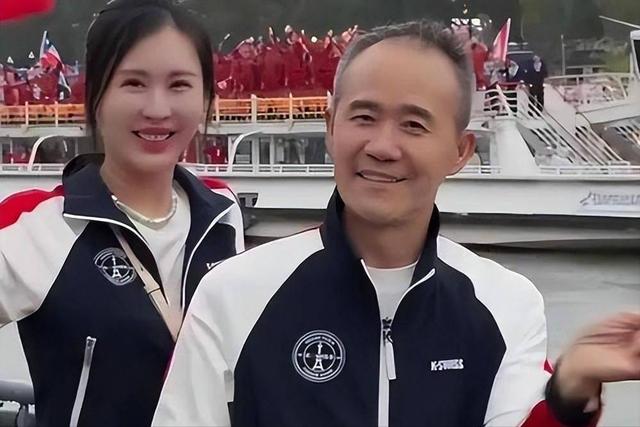 都说英雄难过美人关，74岁的王石，这辈子就栽在田朴珺身上