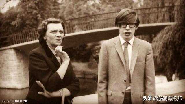 霍金晚年发现了什么？为什么他坚信上帝不存在？临终遗作揭晓答案