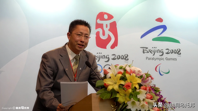 洗脑三亿家长，让学生下跪！李阳的「疯狂英语」是如何崩塌的？