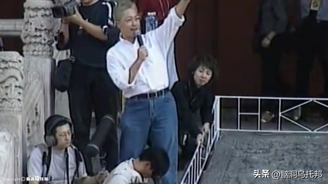 洗脑三亿家长，让学生下跪！李阳的「疯狂英语」是如何崩塌的？