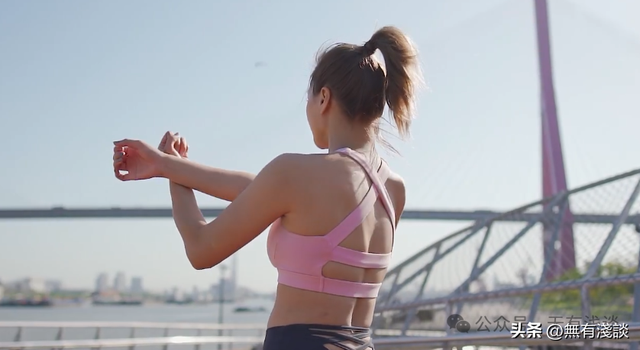 素门玄一伸筋法，筋长一寸，寿延十年，今天教大家让筋变长的方法