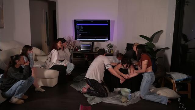 新西兰“男子”直播产子！外国女主播直播生娃，分娩8小时直播全过程