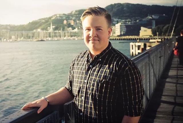 新西兰“男子”直播产子！外国女主播直播生娃，分娩8小时直播全过程