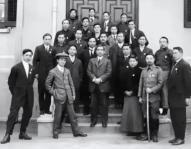 汪精卫：不贪财、不好色的革命元老，为什么会心甘情愿当汉奸