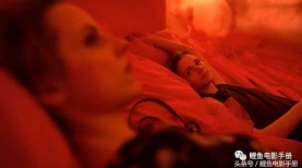 《妮娜》用手提摄影机拍摄的唯美女同电影