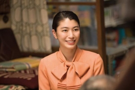 和中国版不同，《浪矢解忧杂货店》突出了原著中的日本生死观